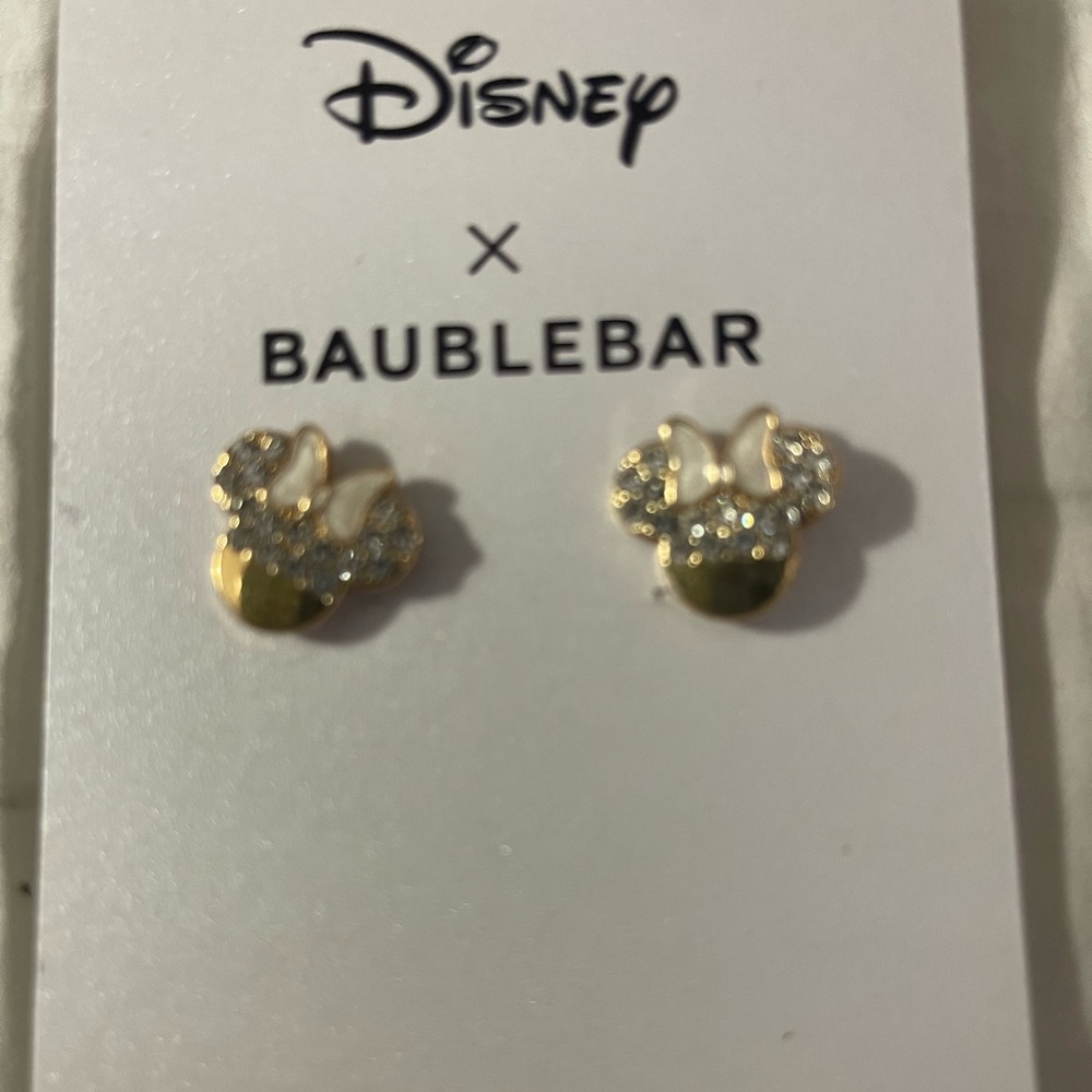 Disney baublebar Minnie mouse with a bow on top earrings. - Picture 2 of 2